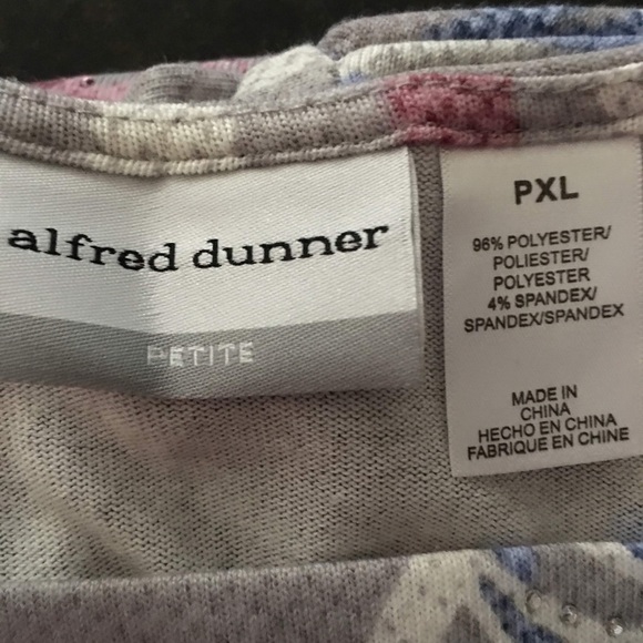 3/$15 Sale - rhinestone/sequence like floral top - Picture 2 of 2